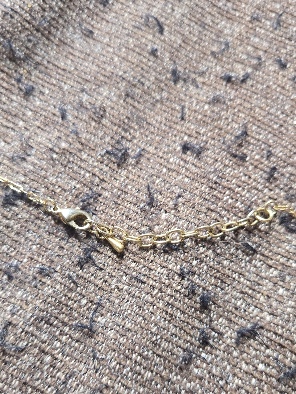 Vintage Gold Tone Necklace with Purple and Pink Cat Eye Stones 90s 💫 - Picture 4 of 5